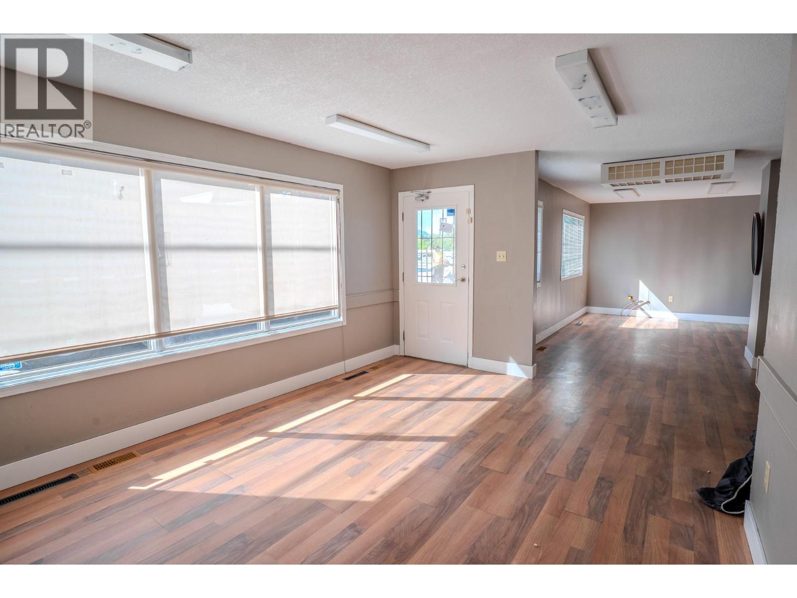 722 1st Avenue Property Photo 6
