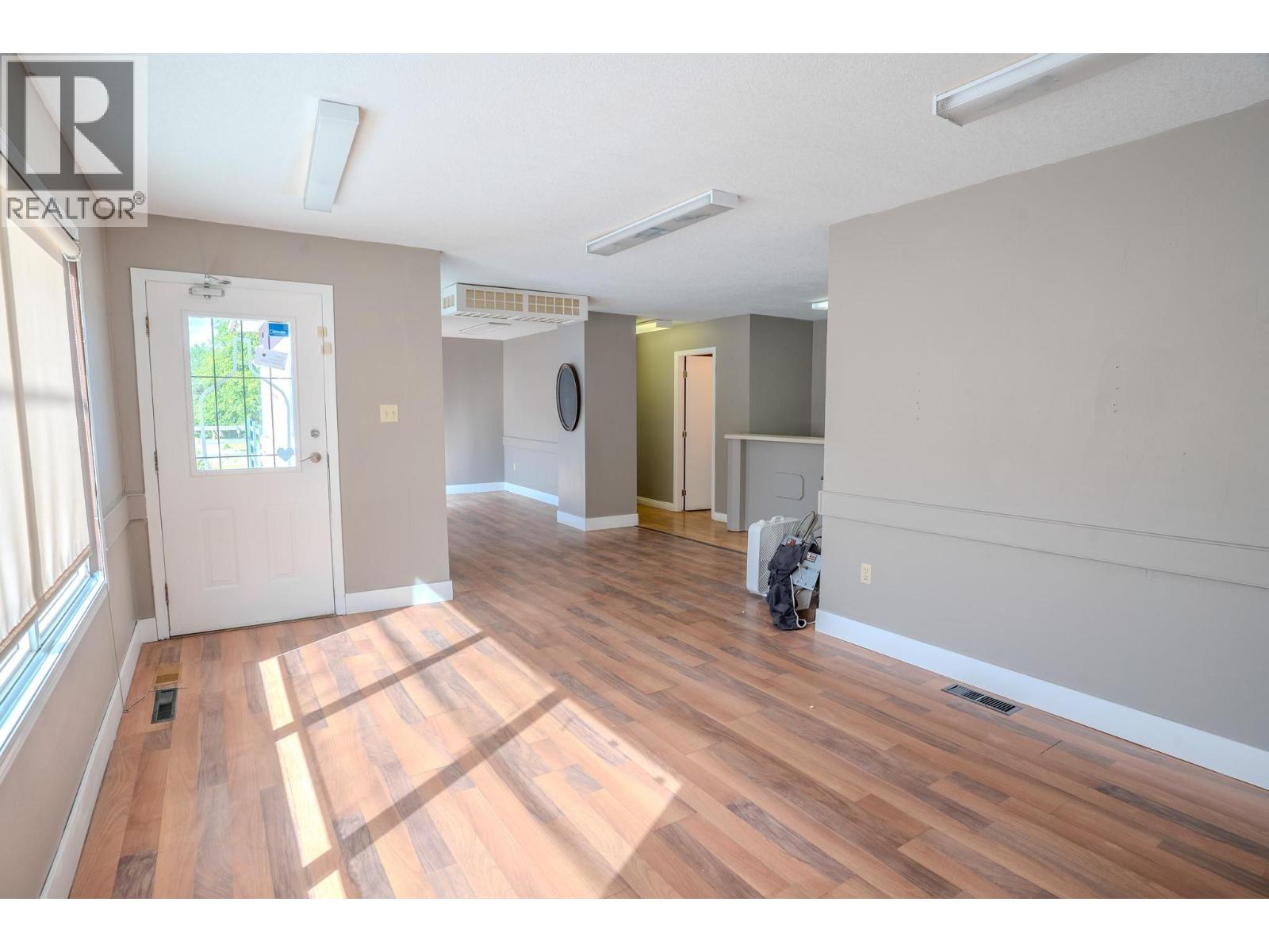722 1st Avenue Property Photo 8