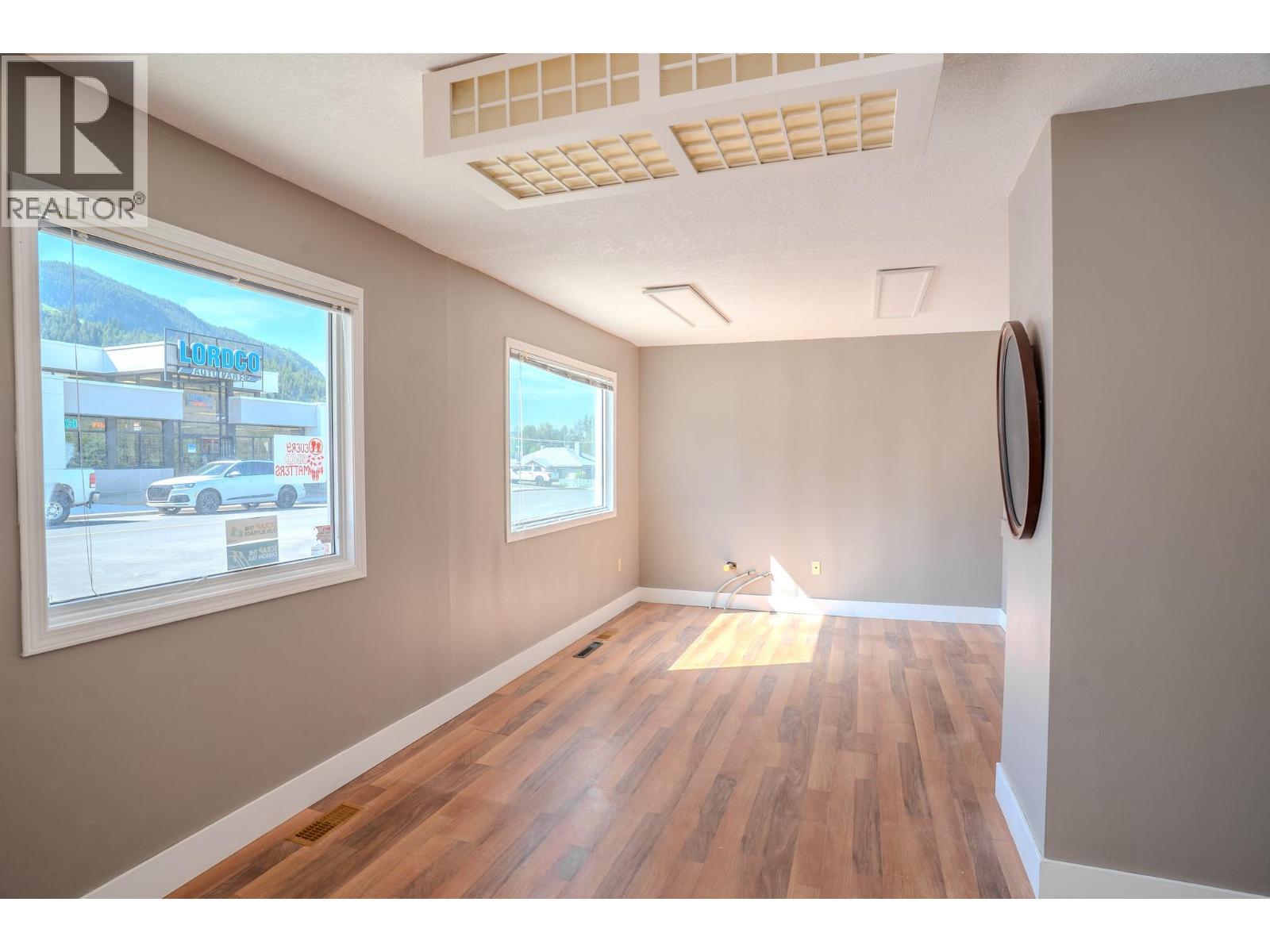 722 1st Avenue Property Photo 10