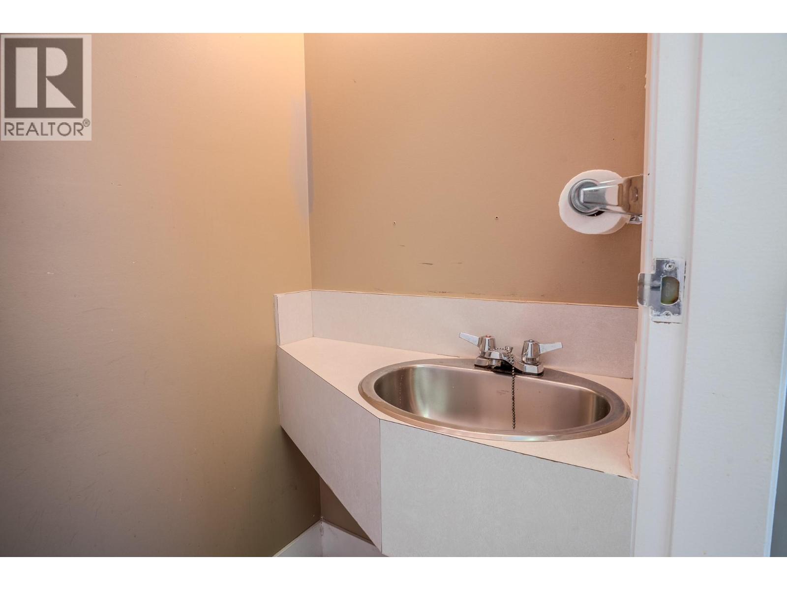 722 1st Avenue Property Photo 23