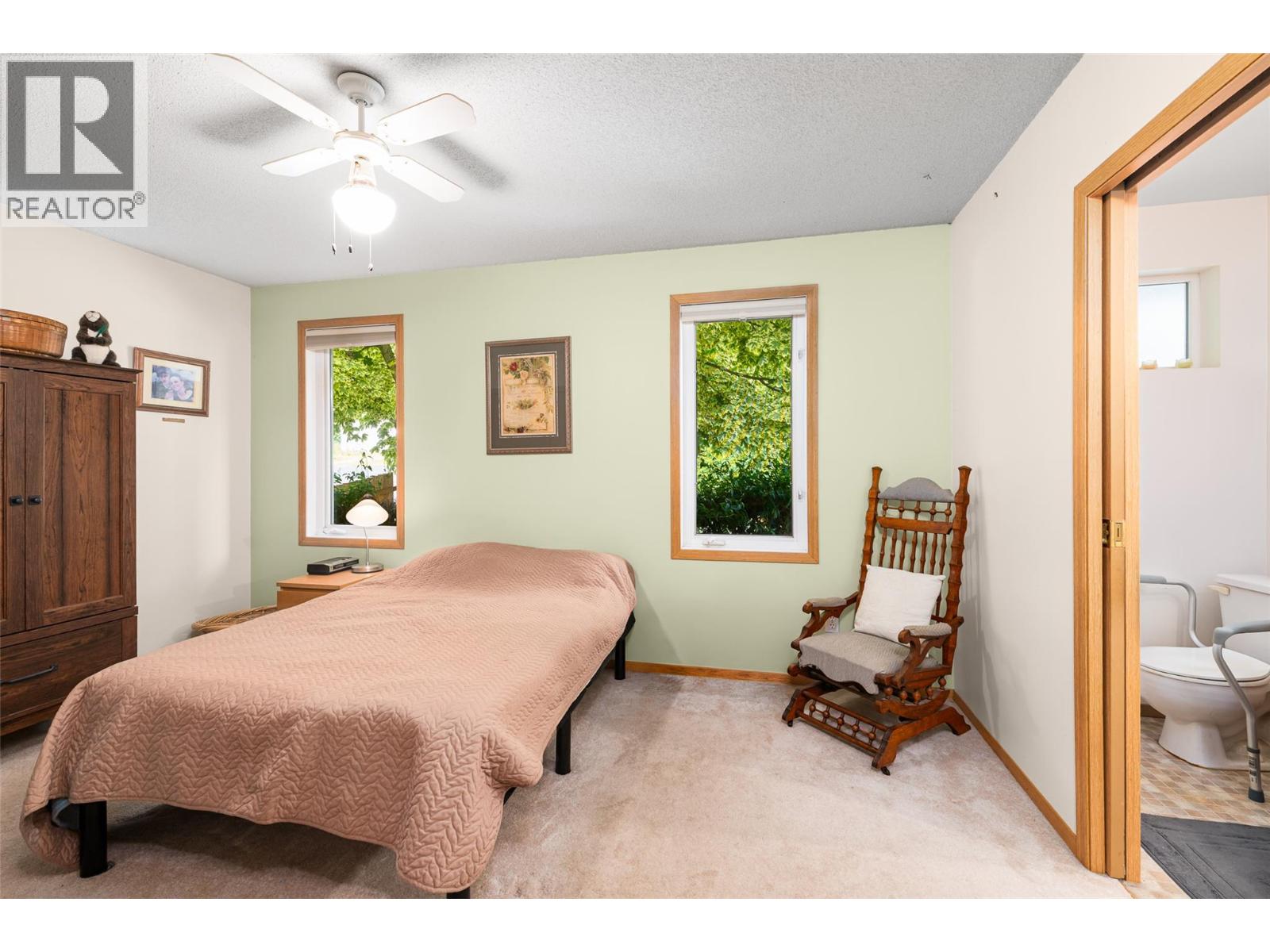 3908 Haskins Road E Property Photo 10