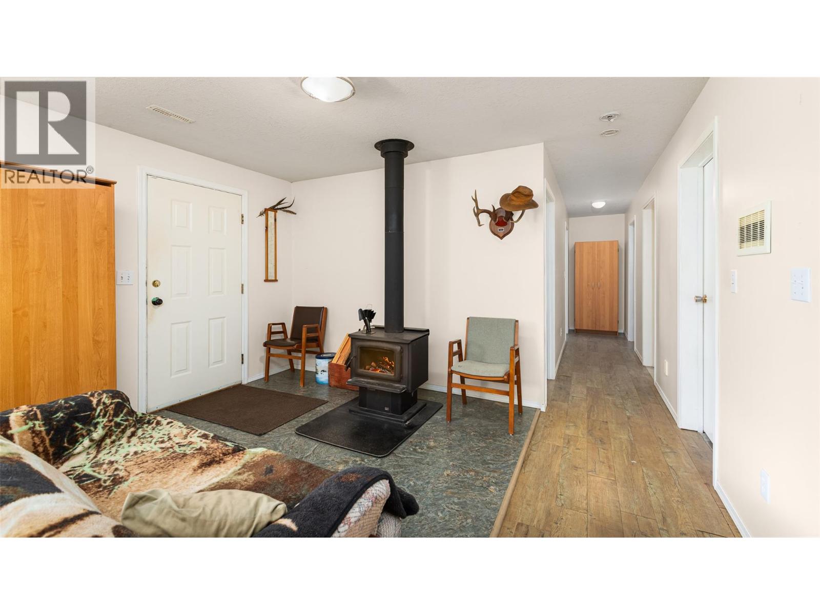 3908 Haskins Road E Property Photo 17