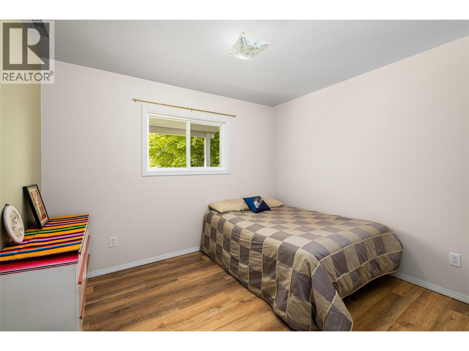 3908 Haskins Road E Property Photo 18