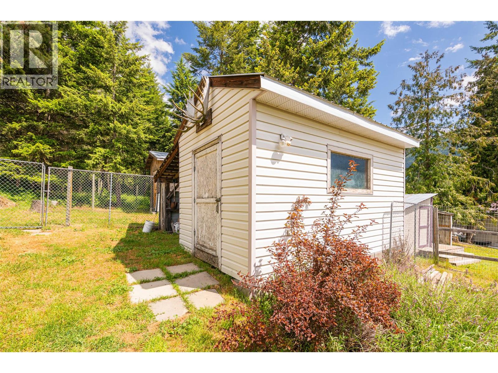3908 Haskins Road E Property Photo 33