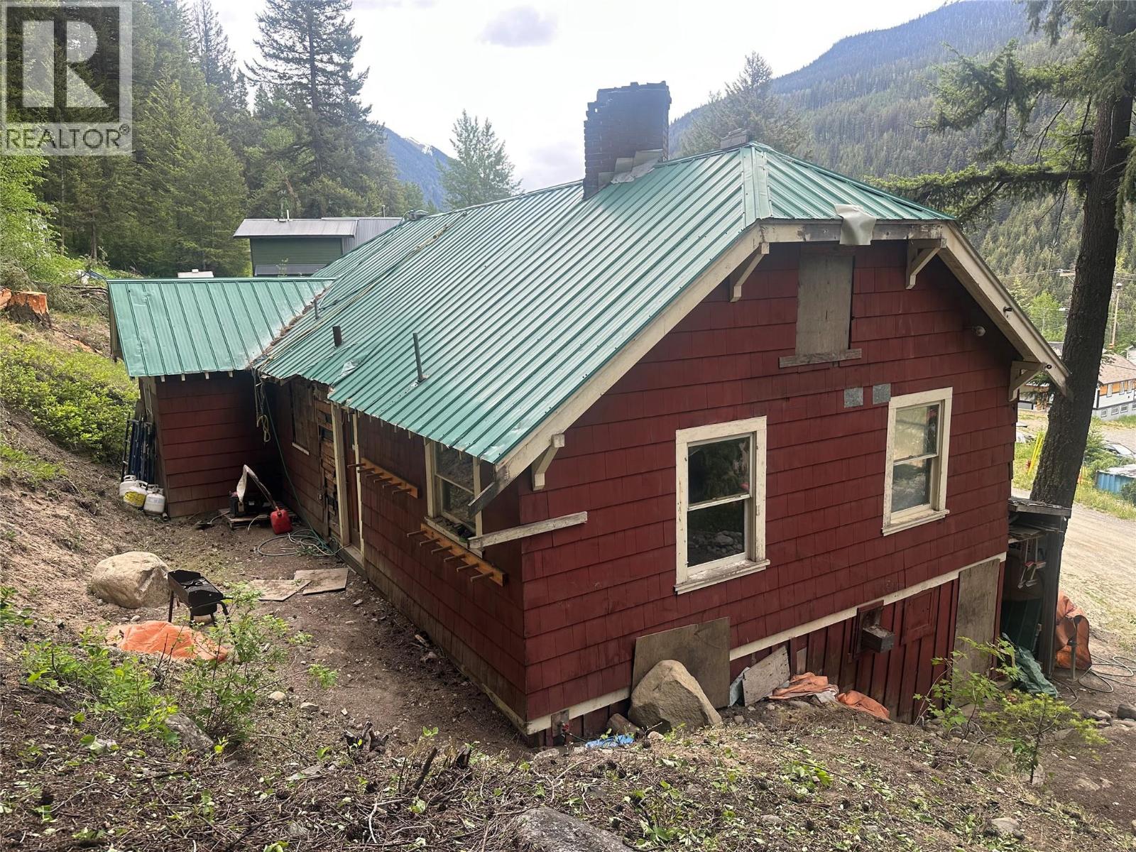 352 Marmot Crescent Property Photo 2