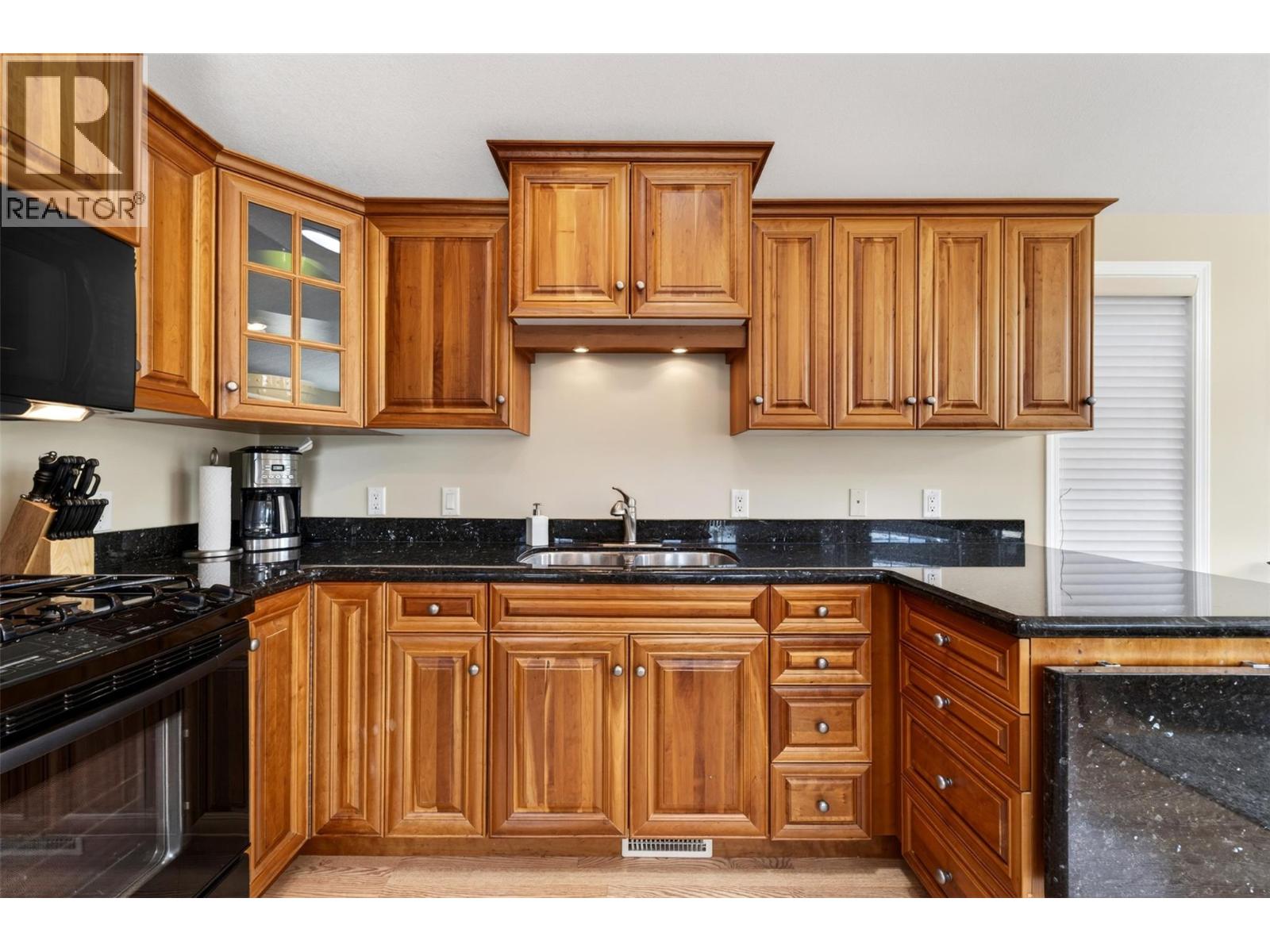 8242 97a Highway Unit# 80 Property Photo 13