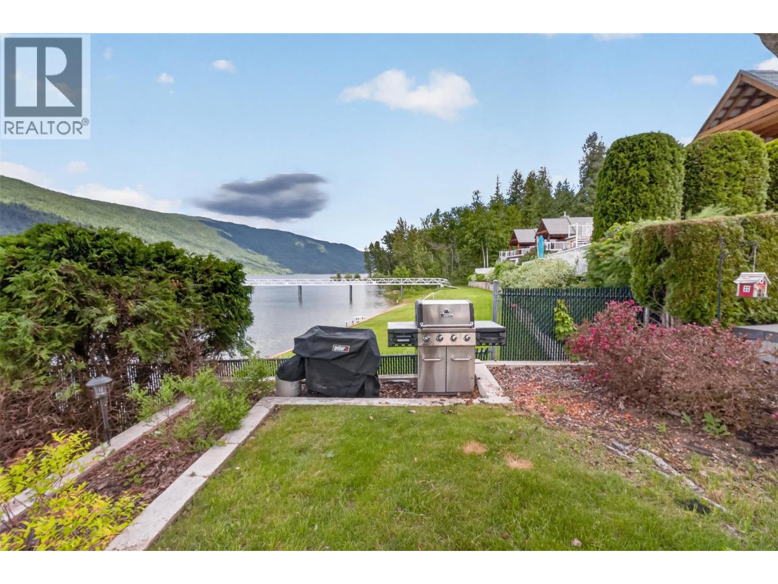 8242 97a Highway Unit# 80 Property Photo 27