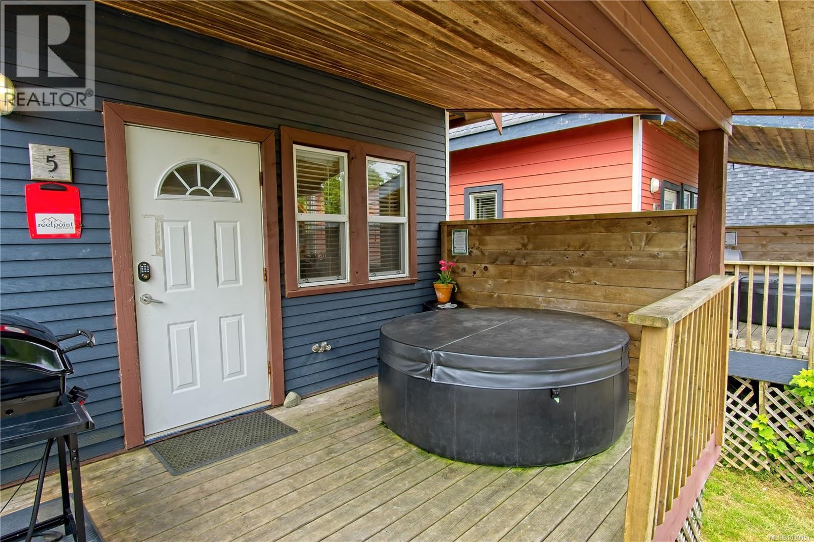 5 1028 Tyee Terr Property Photo 14