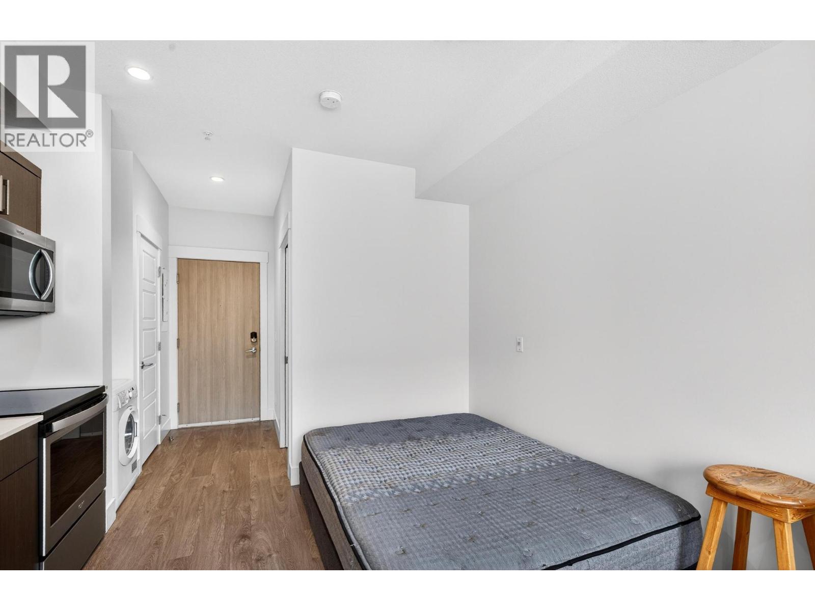 925 Leon Avenue Unit# 424 Property Photo 6