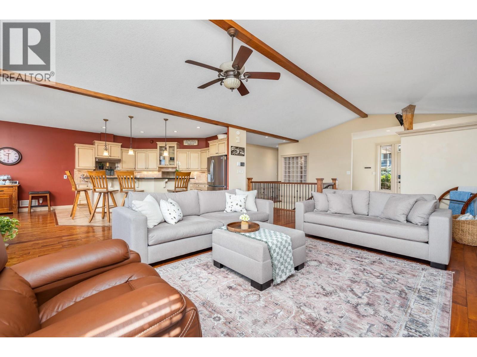 904 33 Avenue Property Photo 11