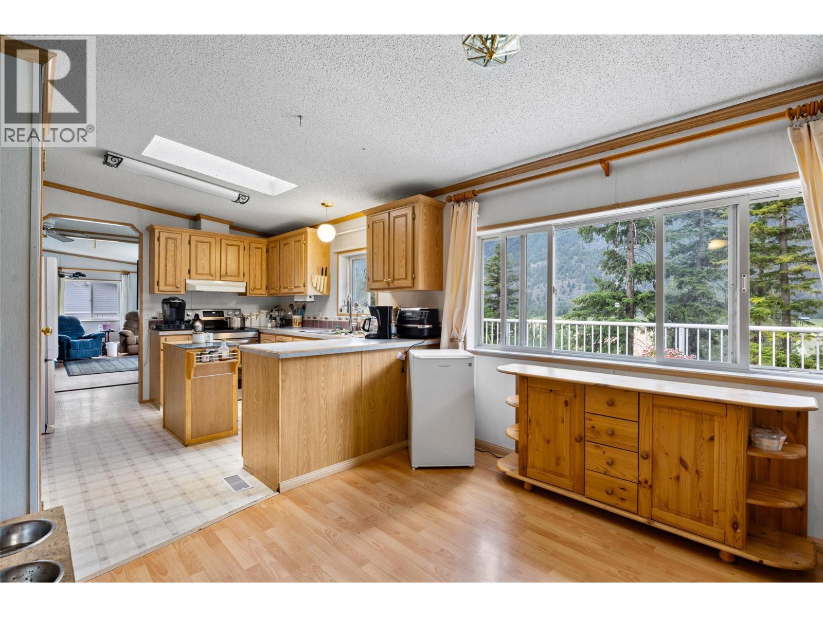 1120 Yellowhead Highway S Property Photo 8