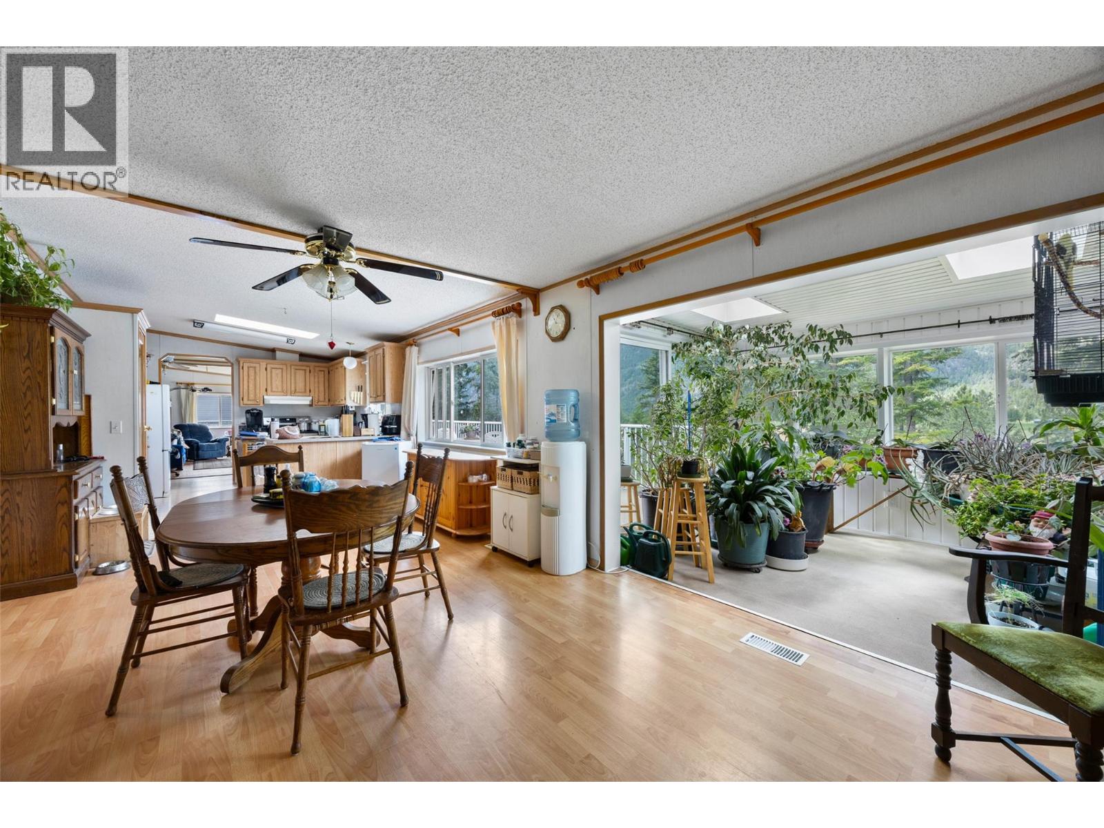 1120 Yellowhead Highway S Property Photo 12