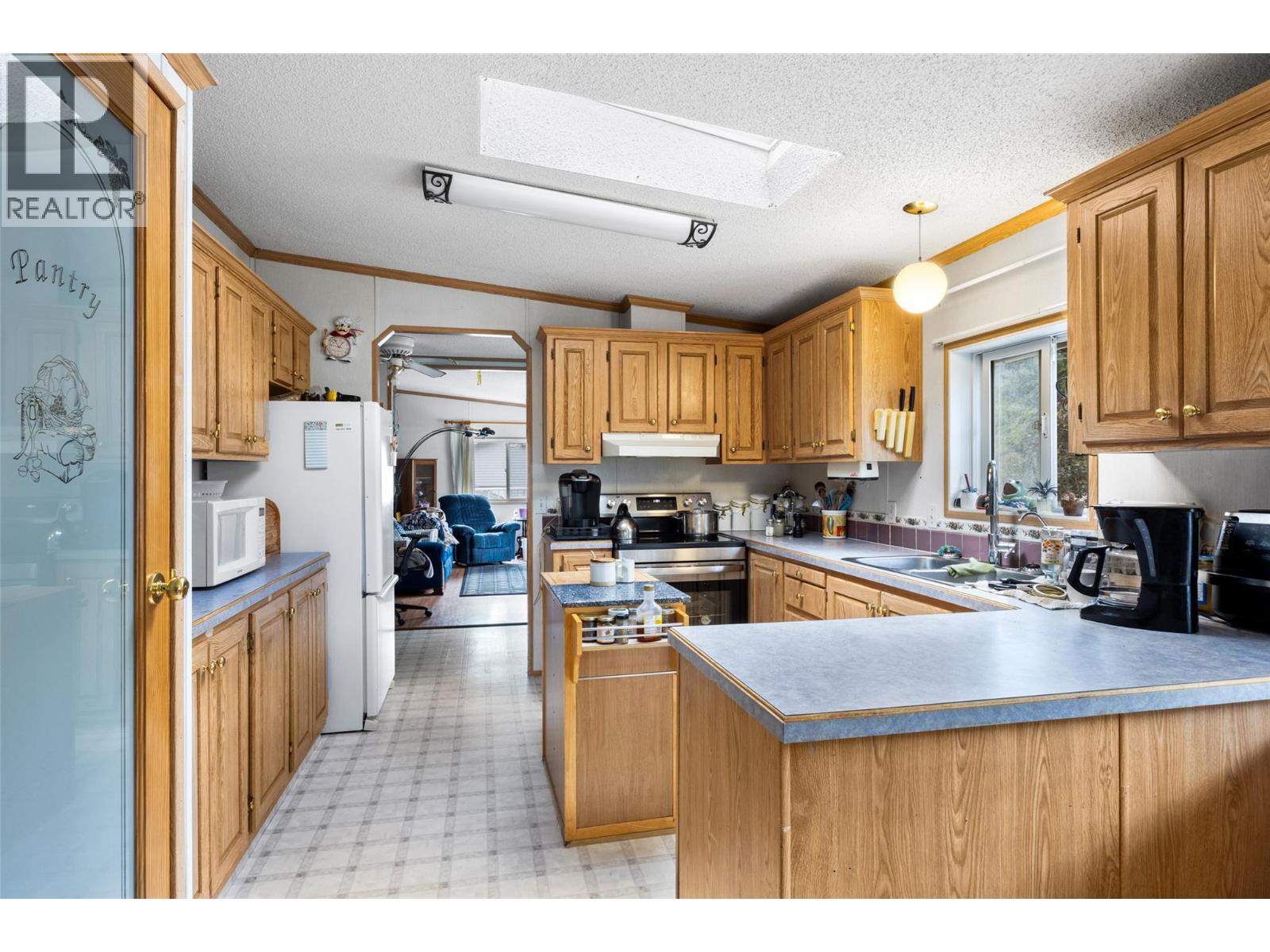 1120 Yellowhead Highway S Property Photo 14
