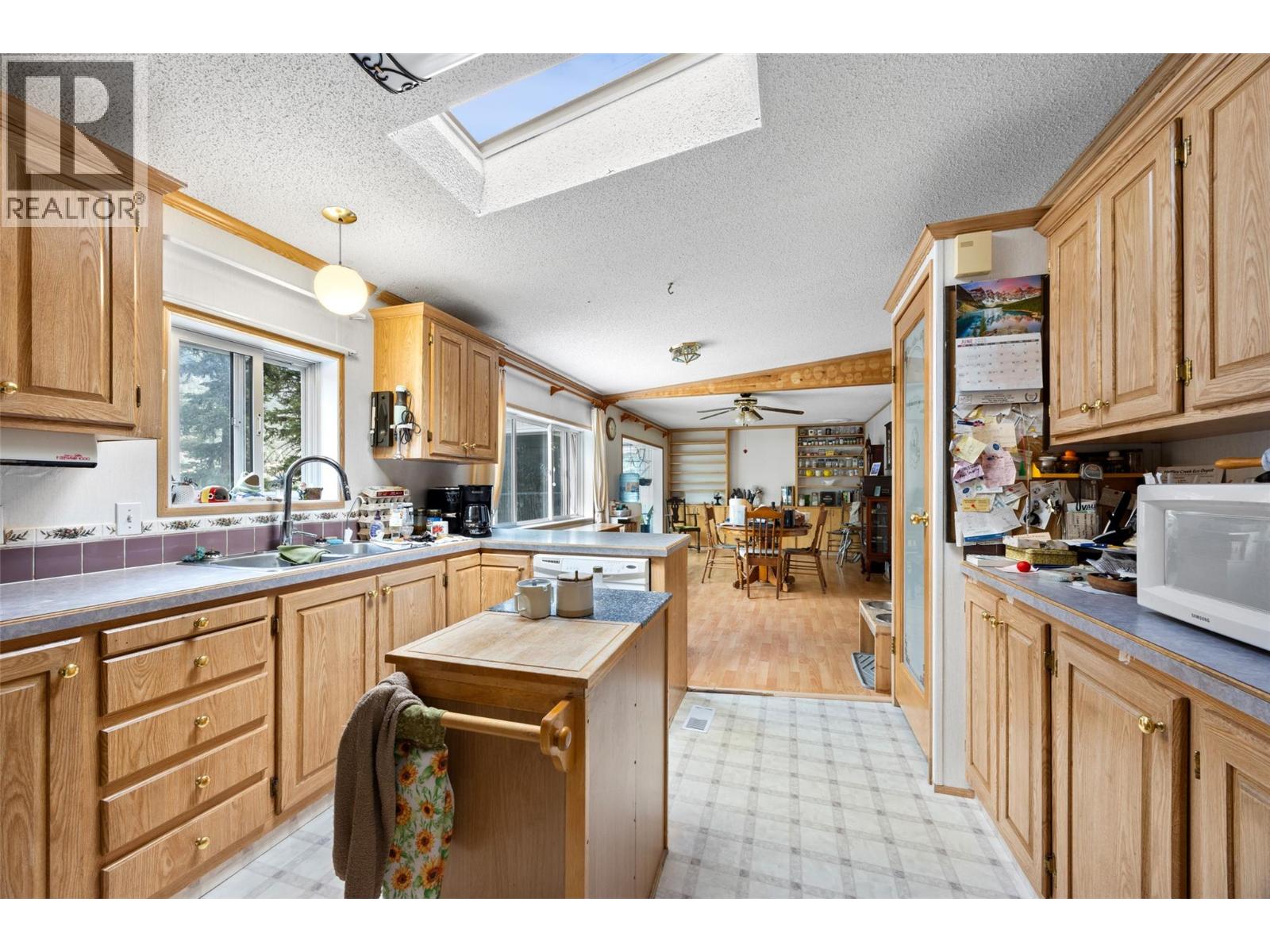 1120 Yellowhead Highway S Property Photo 15
