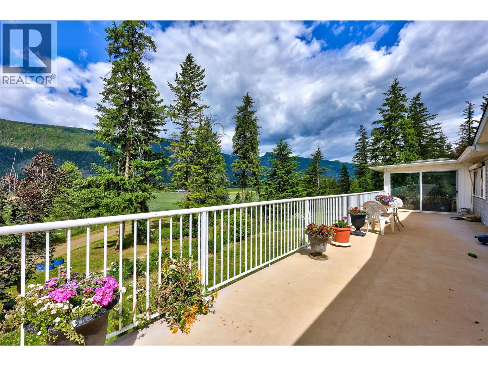 1120 Yellowhead Highway S Property Photo 16