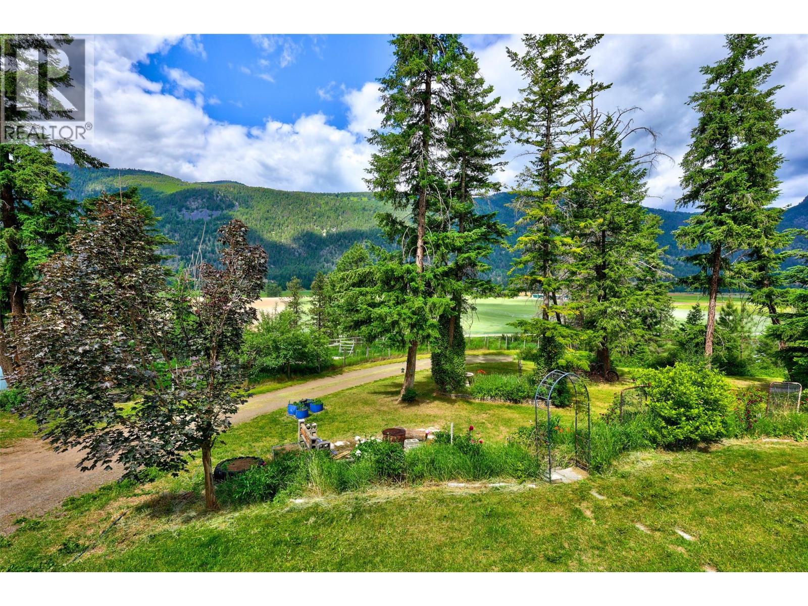 1120 Yellowhead Highway S Property Photo 17
