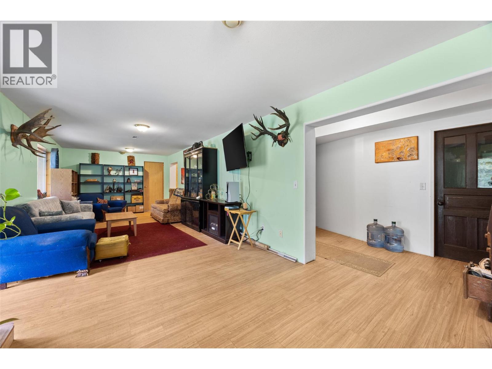 1120 Yellowhead Highway S Property Photo 24