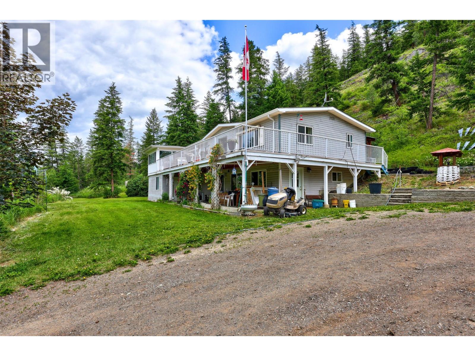 1120 Yellowhead Highway S Property Photo 39
