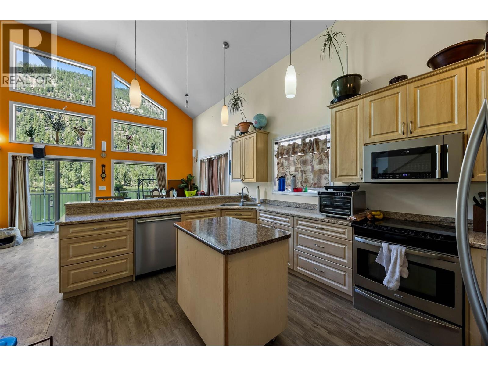 1848 Paul Lake Road Property Photo 4