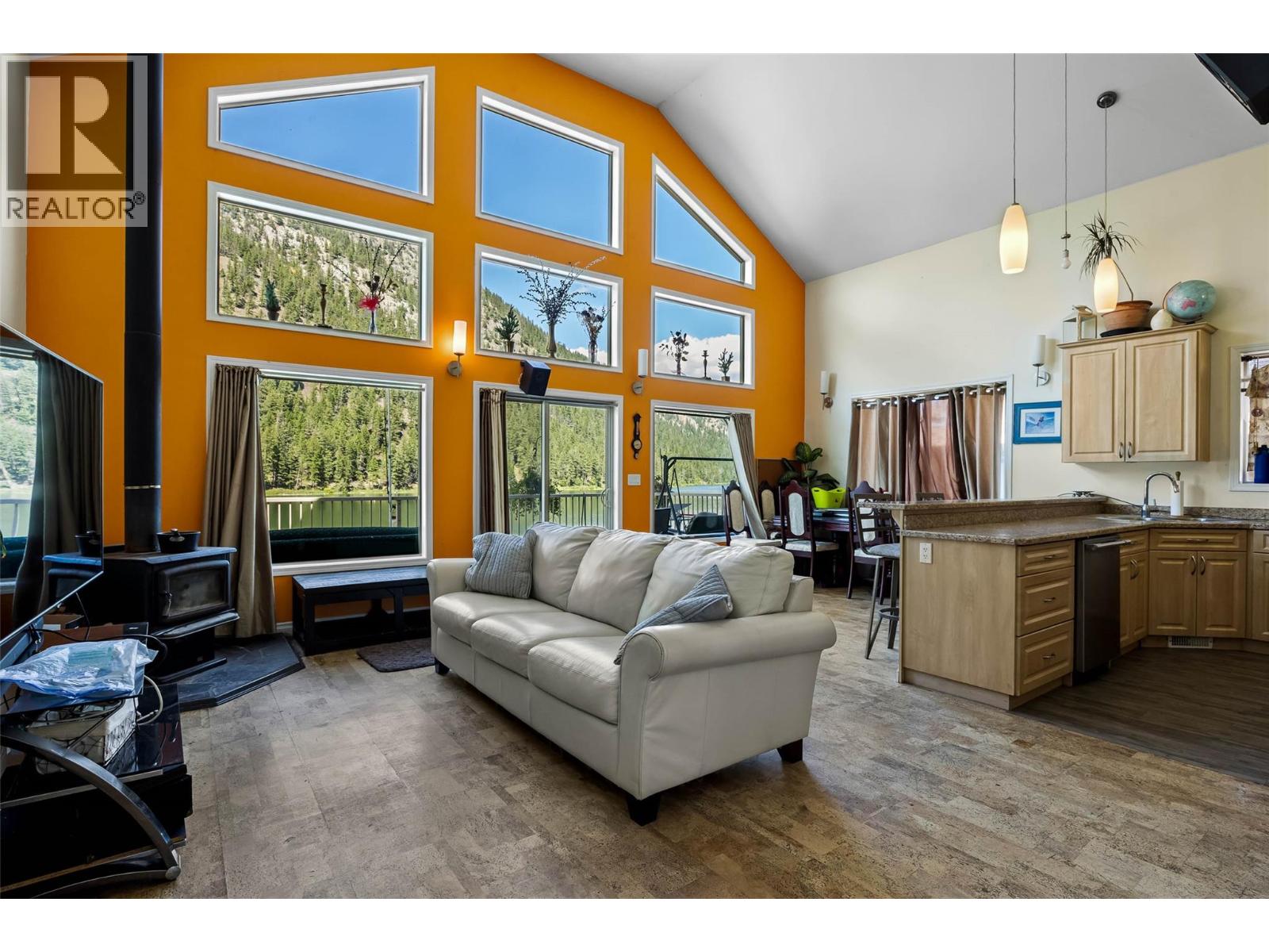 1848 Paul Lake Road Property Photo 10