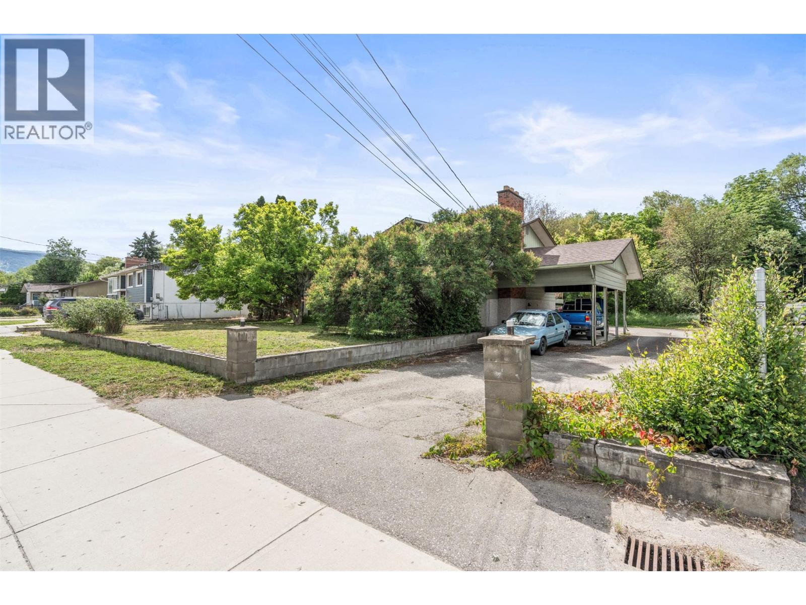 3706 24 Avenue Property Photo 3