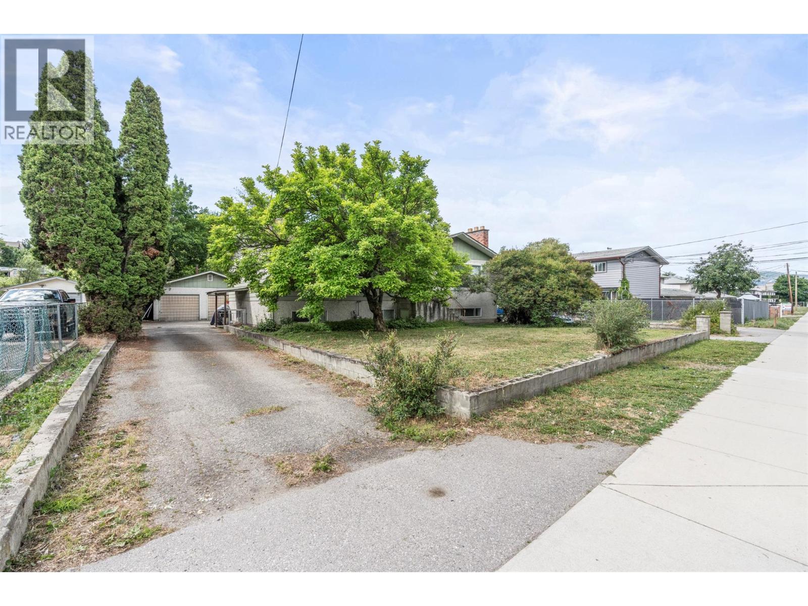 3706 24 Avenue Property Photo 5