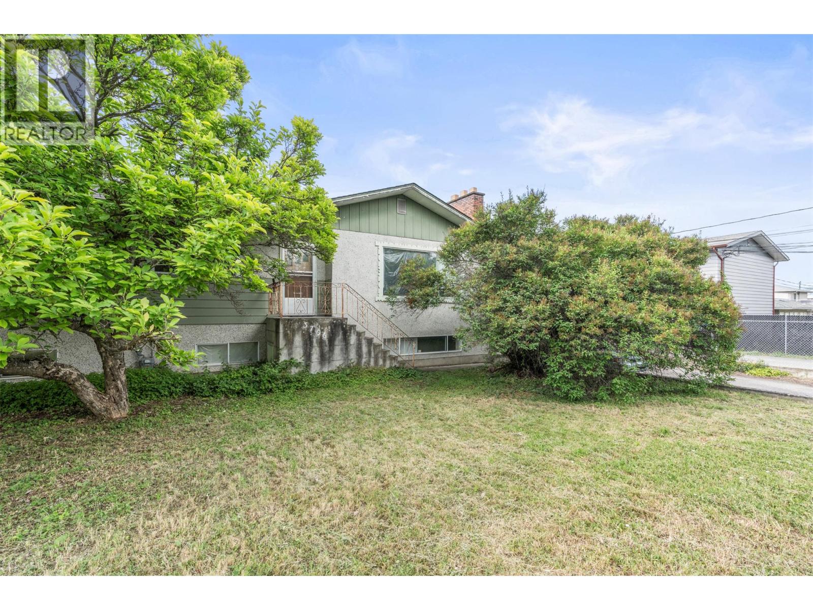 3706 24 Avenue Property Photo 6