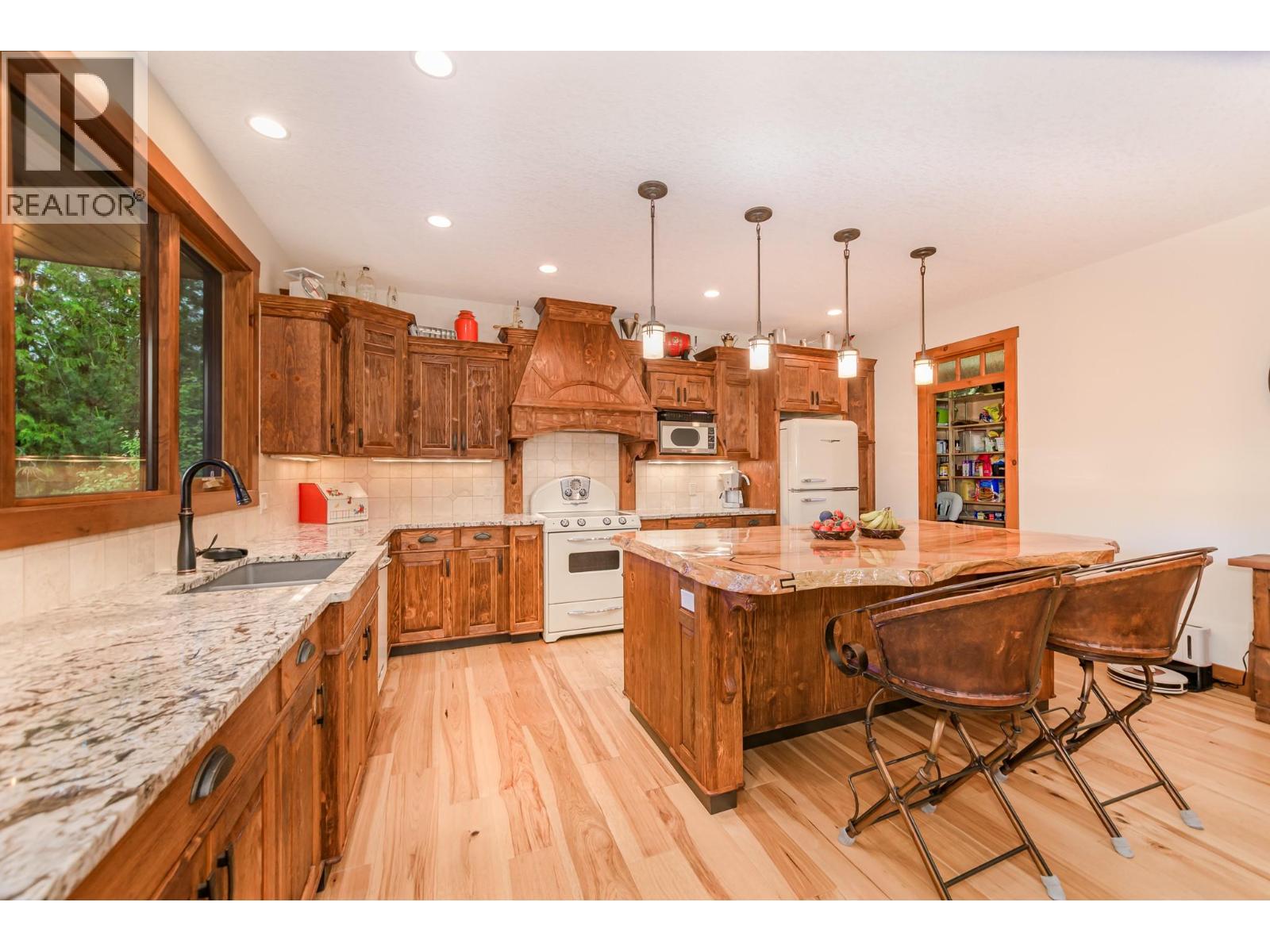 82 Walker Road Property Photo 12