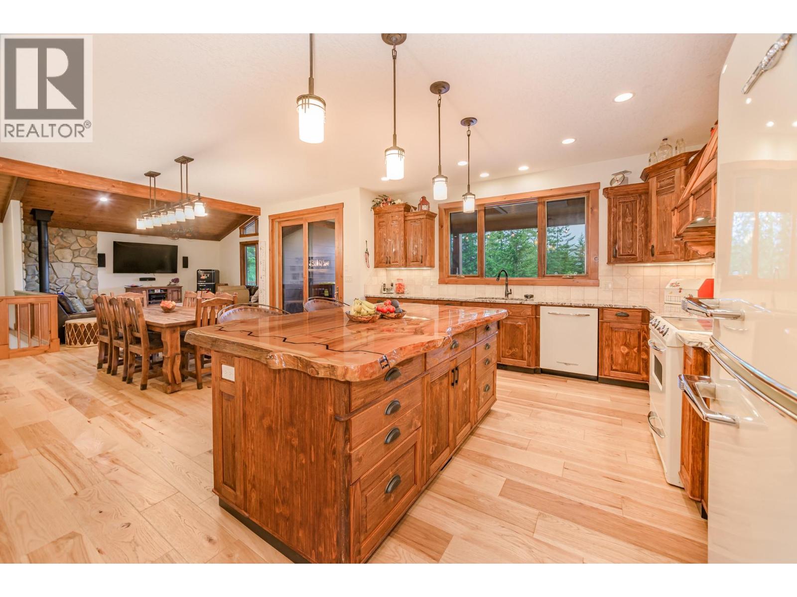 82 Walker Road Property Photo 14