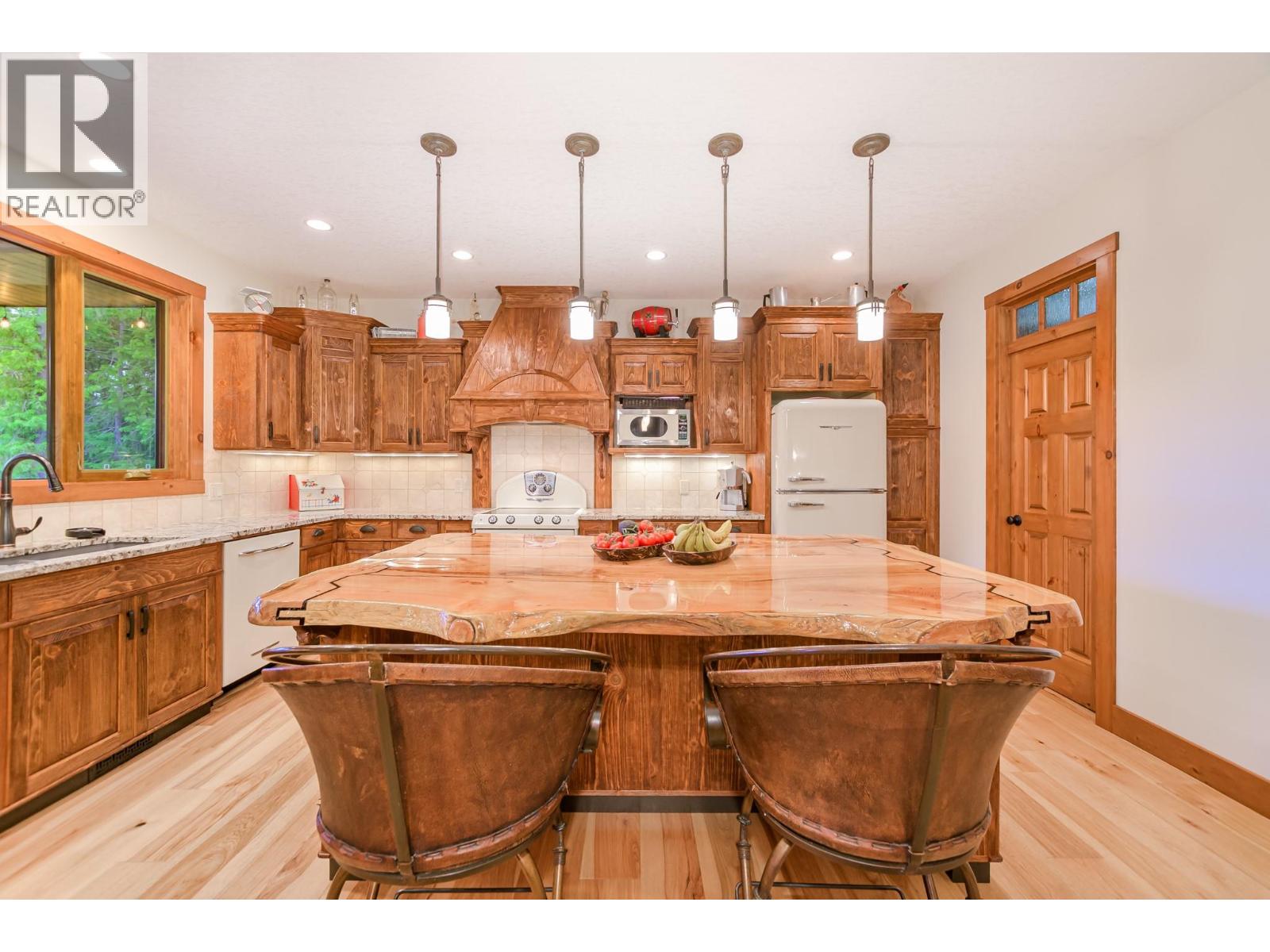 82 Walker Road Property Photo 16