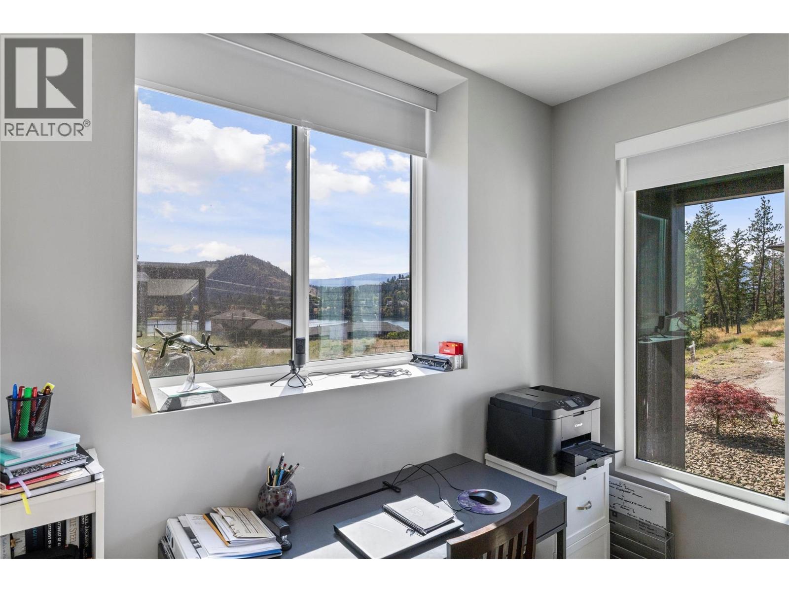 2846 Canyon Crest Drive Property Photo 8