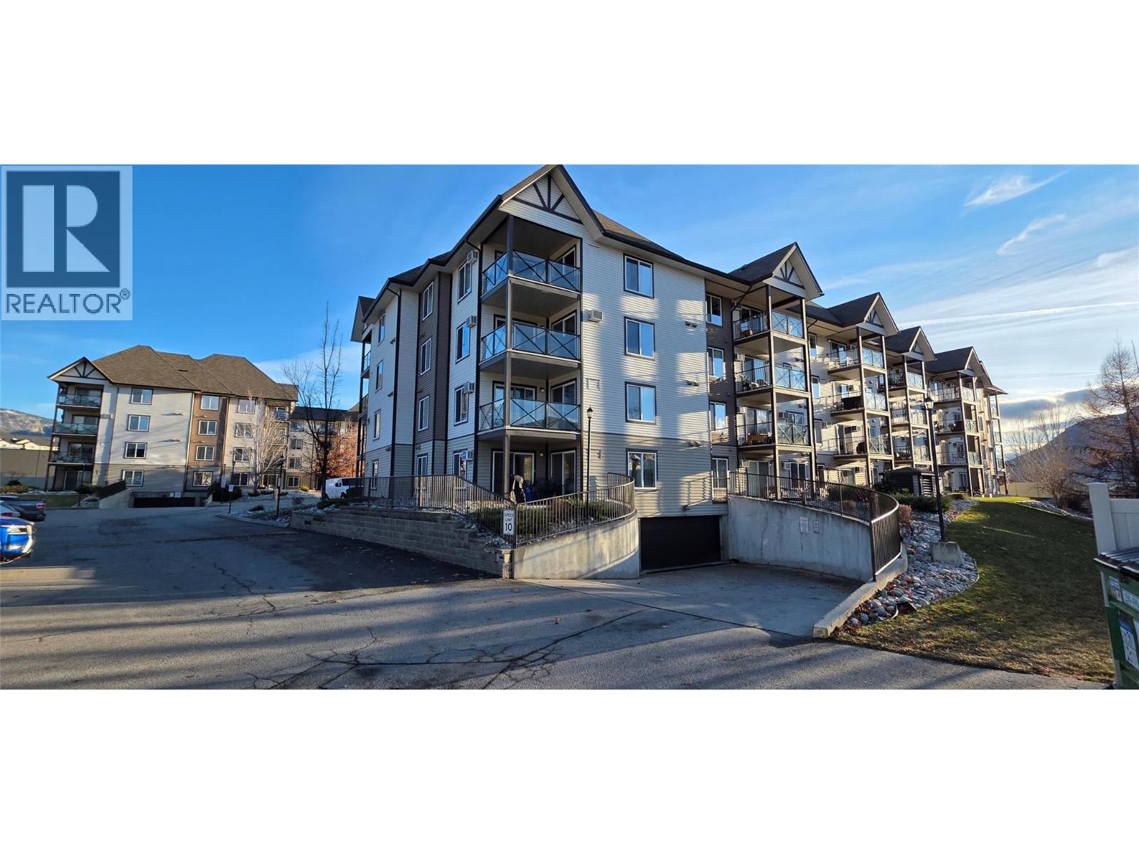 256 Hastings Avenue Unit# 206 Property Photo 1