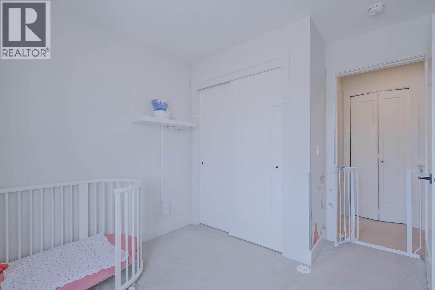 951 Stockwell Avenue Property Photo 17