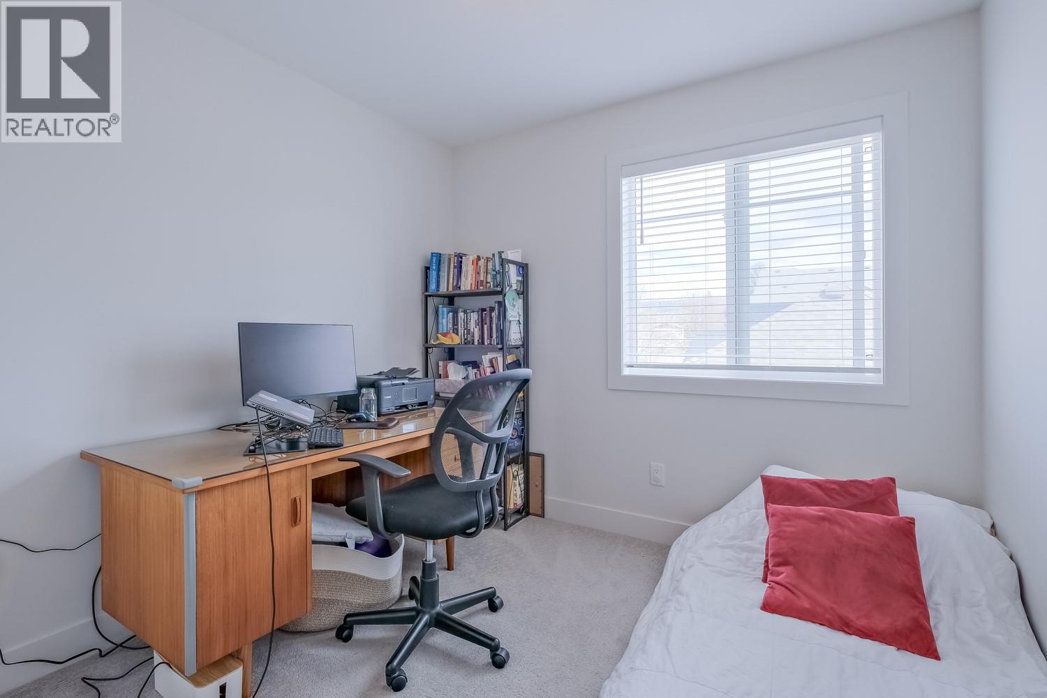 951 Stockwell Avenue Property Photo 18