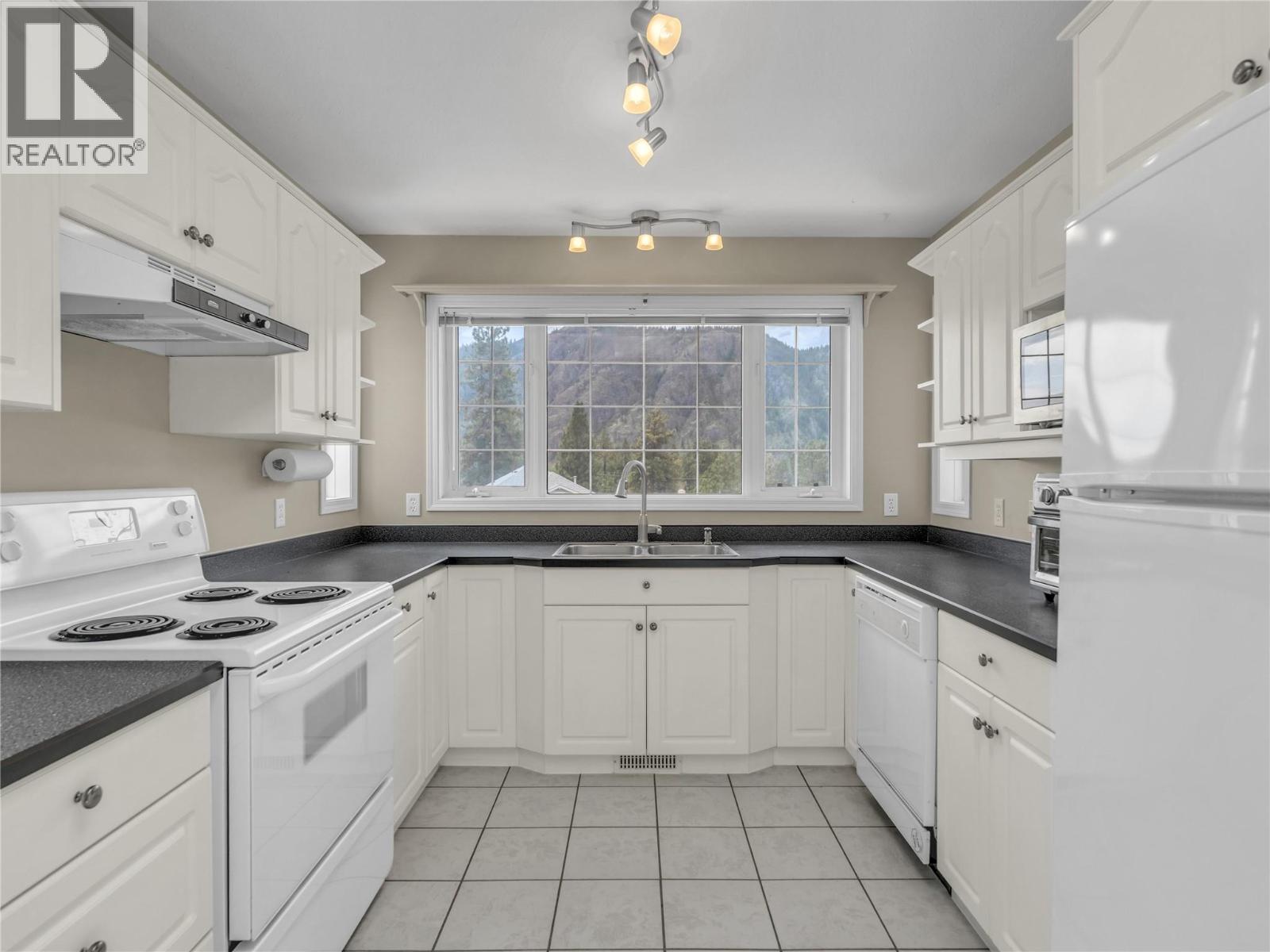 1357 Peachcliff Place Property Photo 4