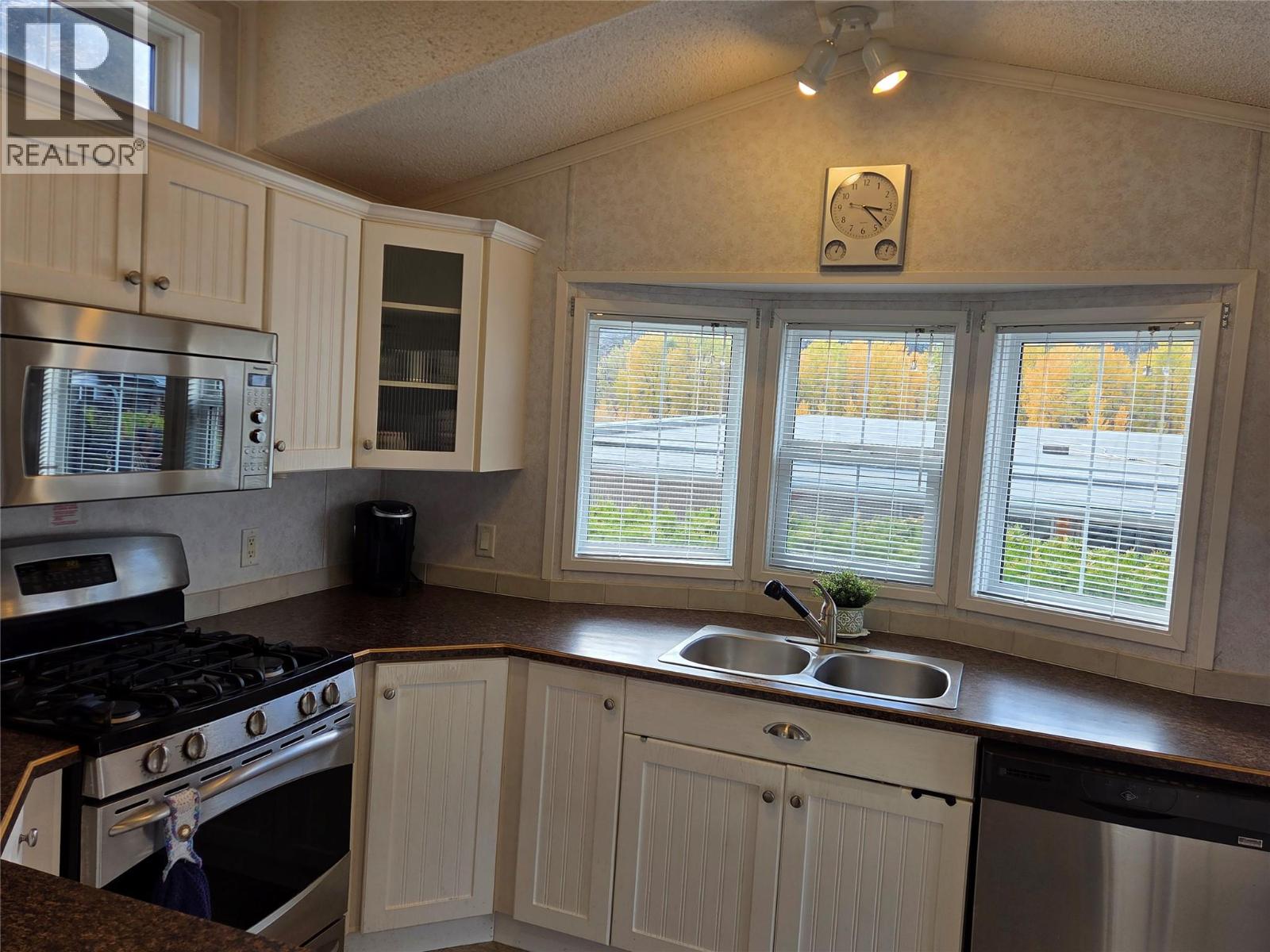 4354 Highway 3 Unit# 77 Property Photo 4