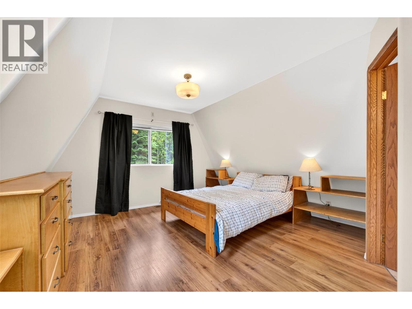 7346 Harrop Procter Road Property Photo 18