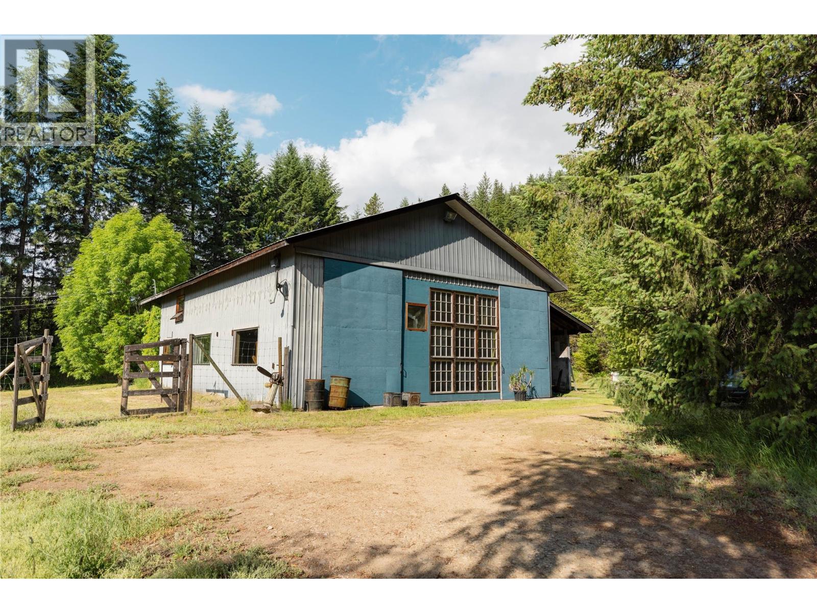 6777 Perry's Back Road Property Photo 1