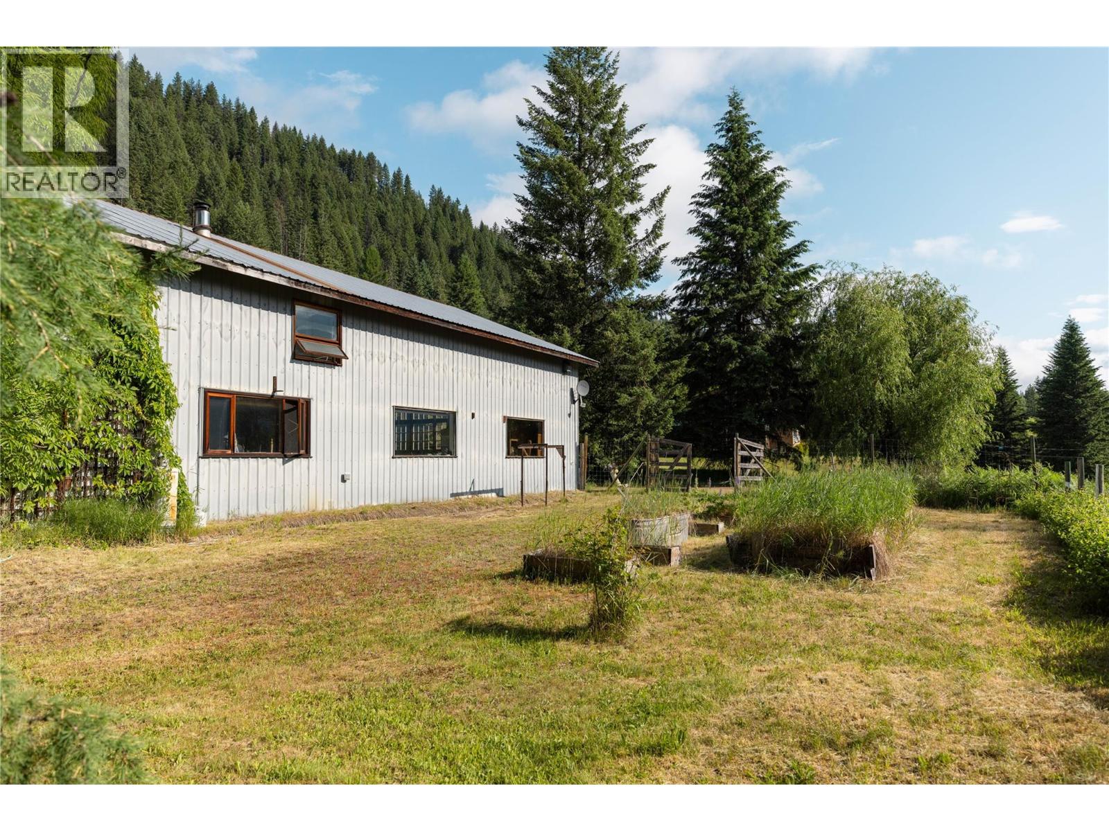 6777 Perry's Back Road Property Photo 33