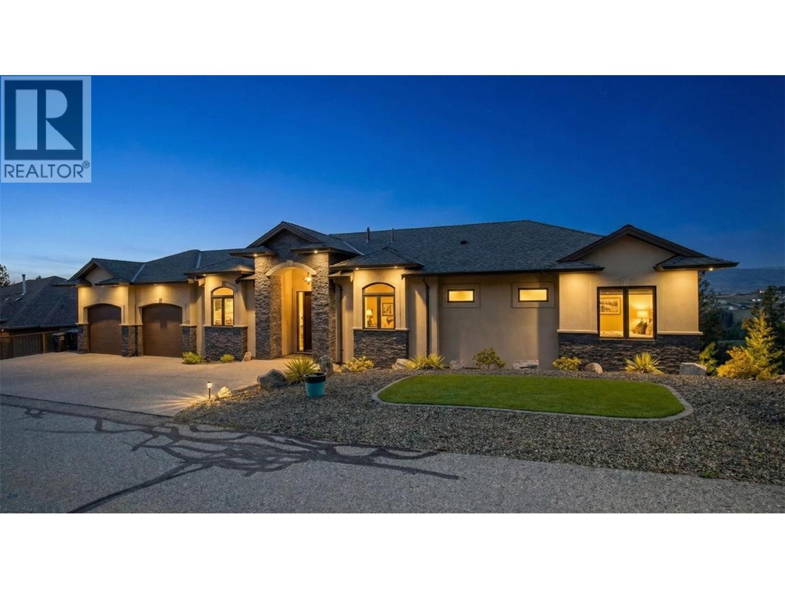 1086 Aurora Heights Property Photo 1
