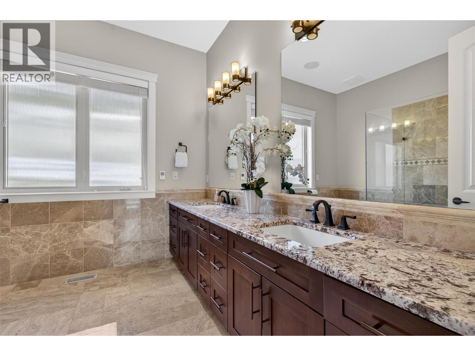 1086 Aurora Heights Property Photo 19