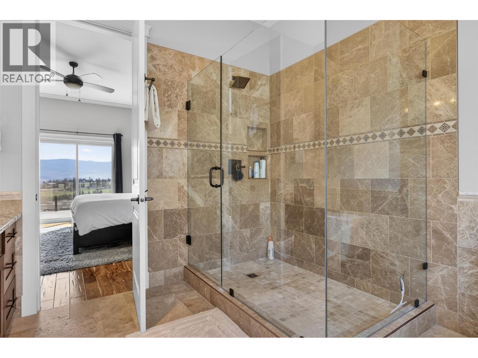 1086 Aurora Heights Property Photo 21