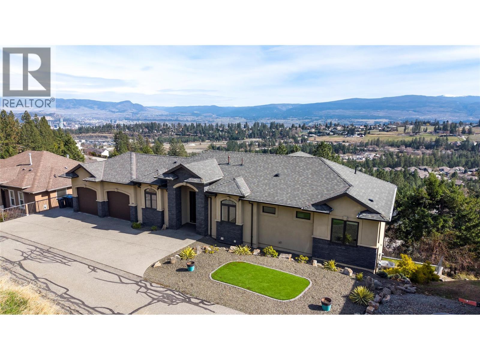 1086 Aurora Heights Property Photo 44