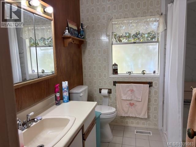2535 Holyrood Dr Property Photo 7