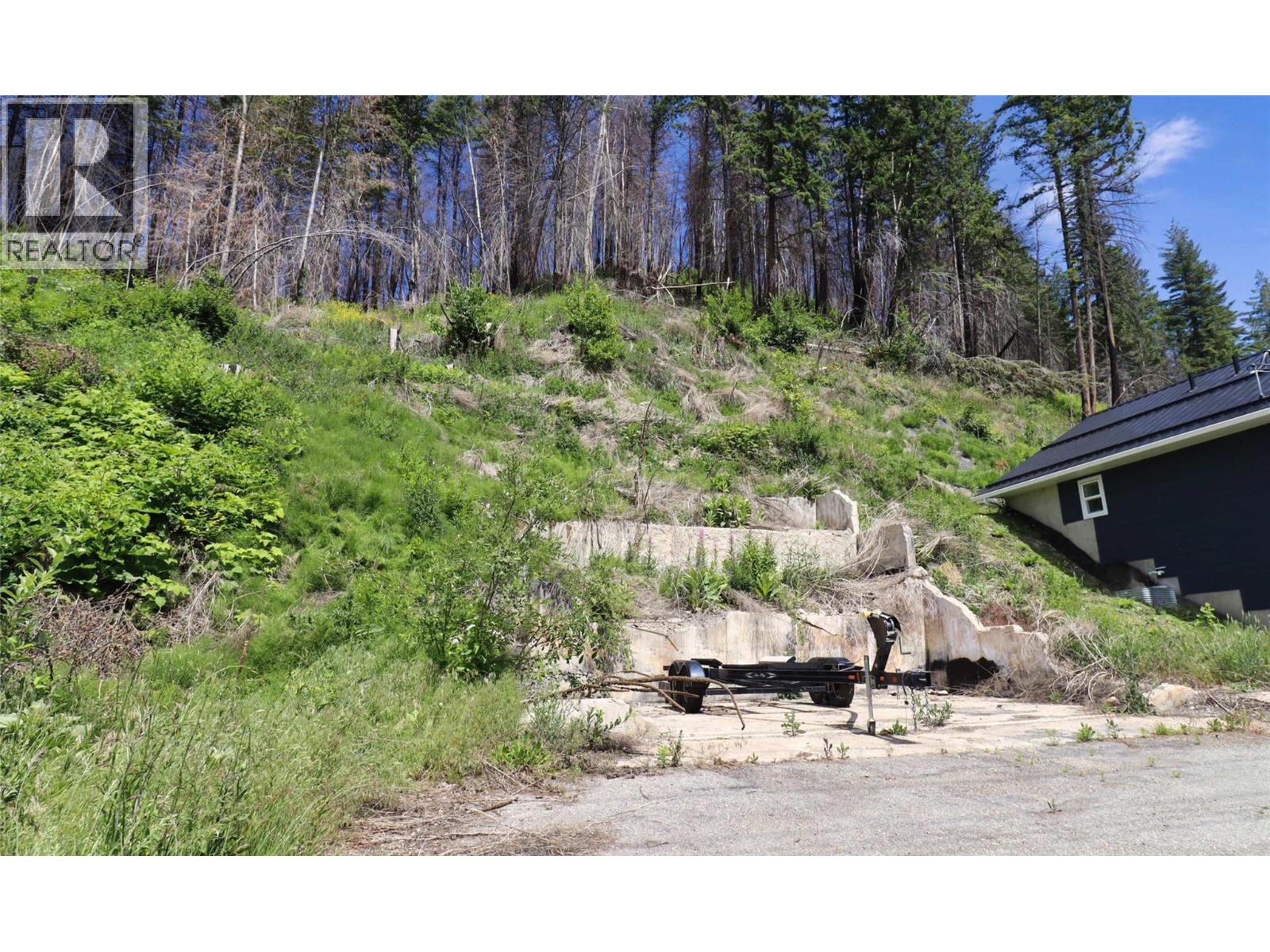 5185 Squilax Anglemont Road Property Photo 12