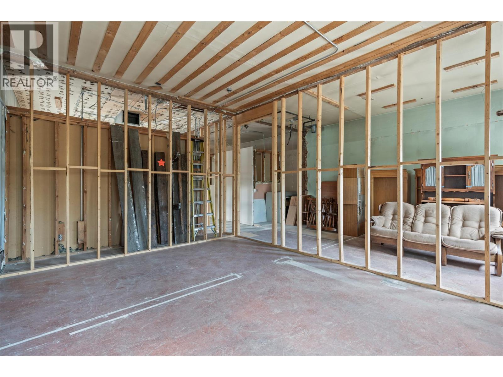 3107 30 Avenue Property Photo 24