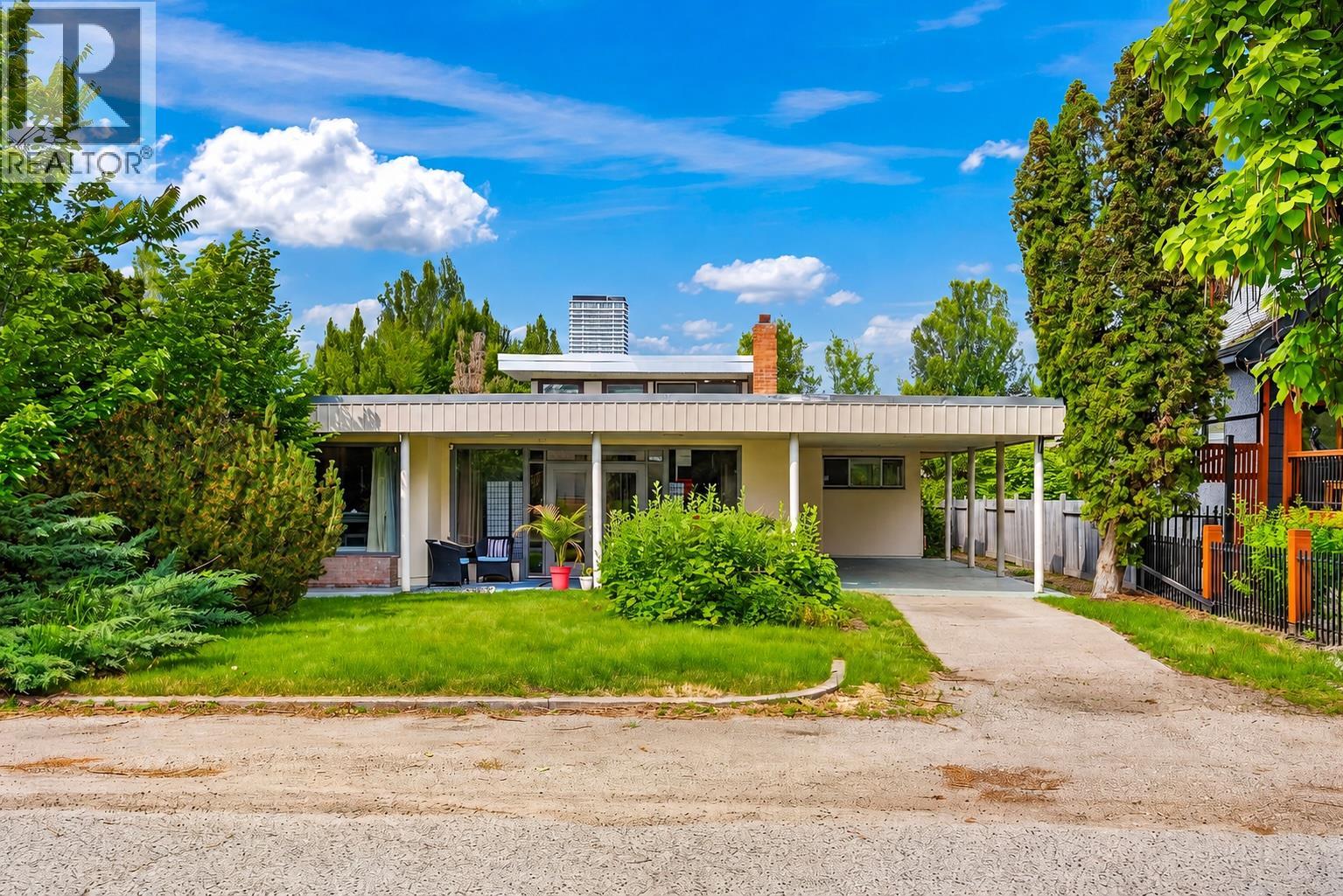 348 Burne Avenue Property Photo 1
