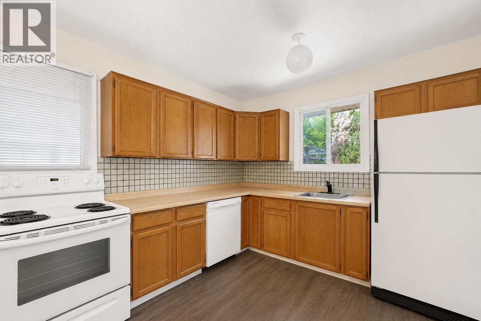 348 Burne Avenue Property Photo 8