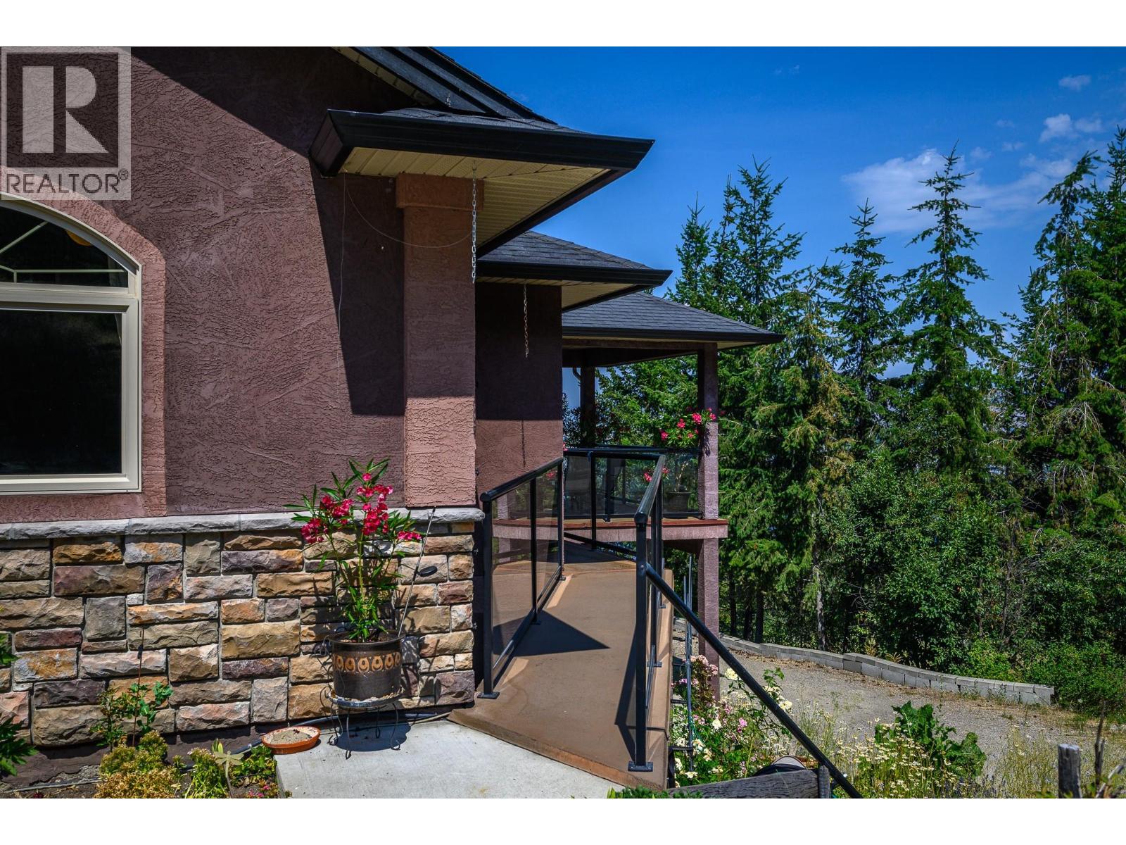9265 Kokanee Road Property Photo 16