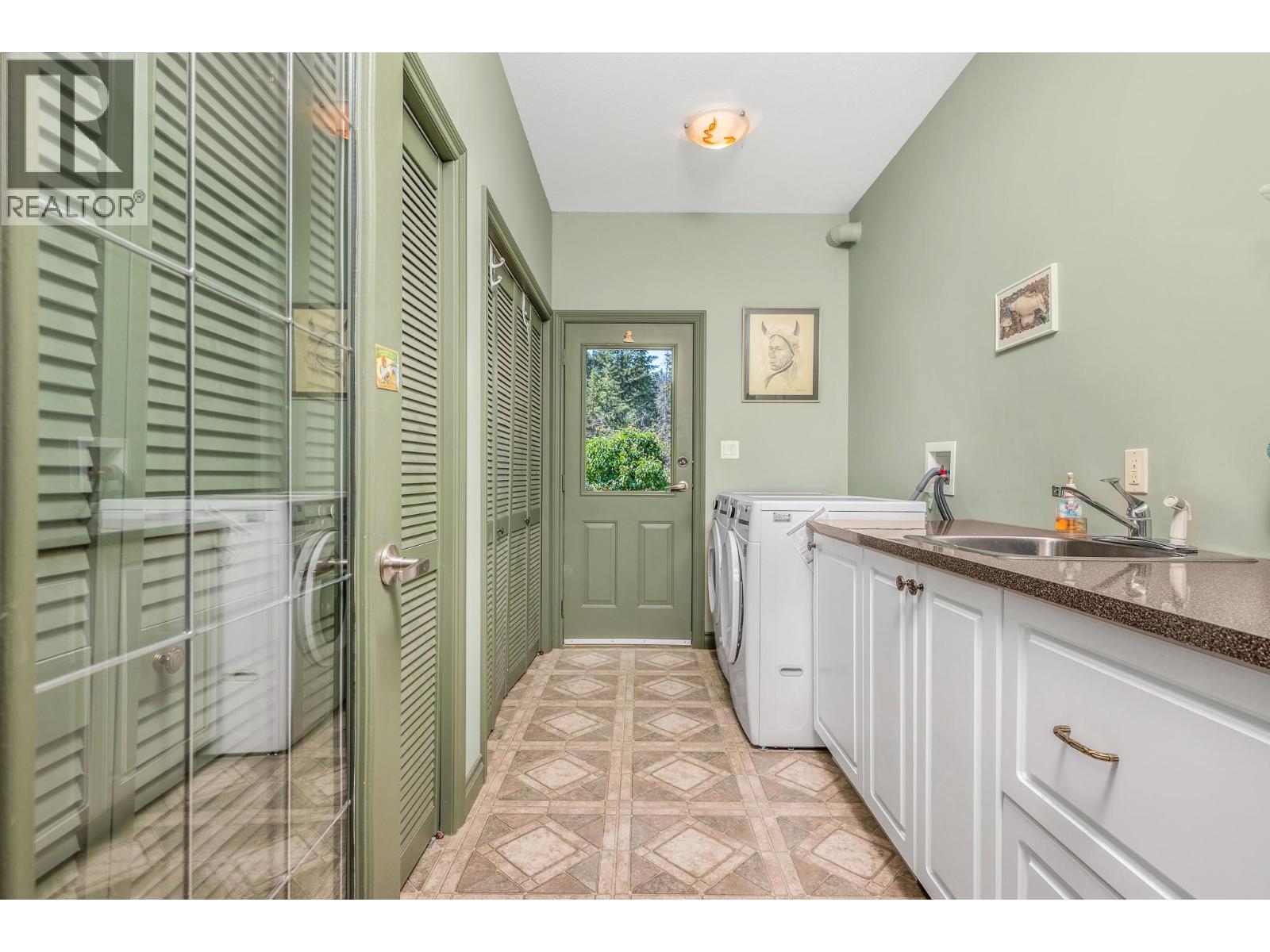 9265 Kokanee Road Property Photo 30